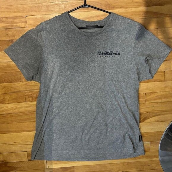 Napapijri Geographic Gray Mountain Logo Tee | Euro Outdoor Minimal | Men’s M | - Picture 3 of 3